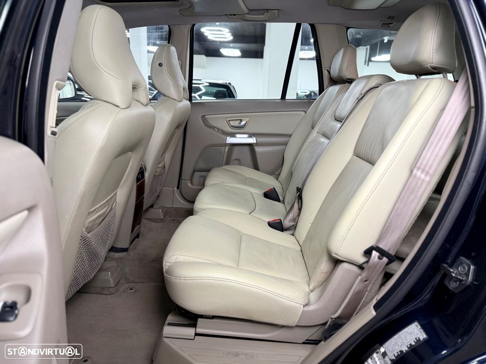 Volvo XC 90 2.4 D5 7L Nivel 3 Auto. - 18