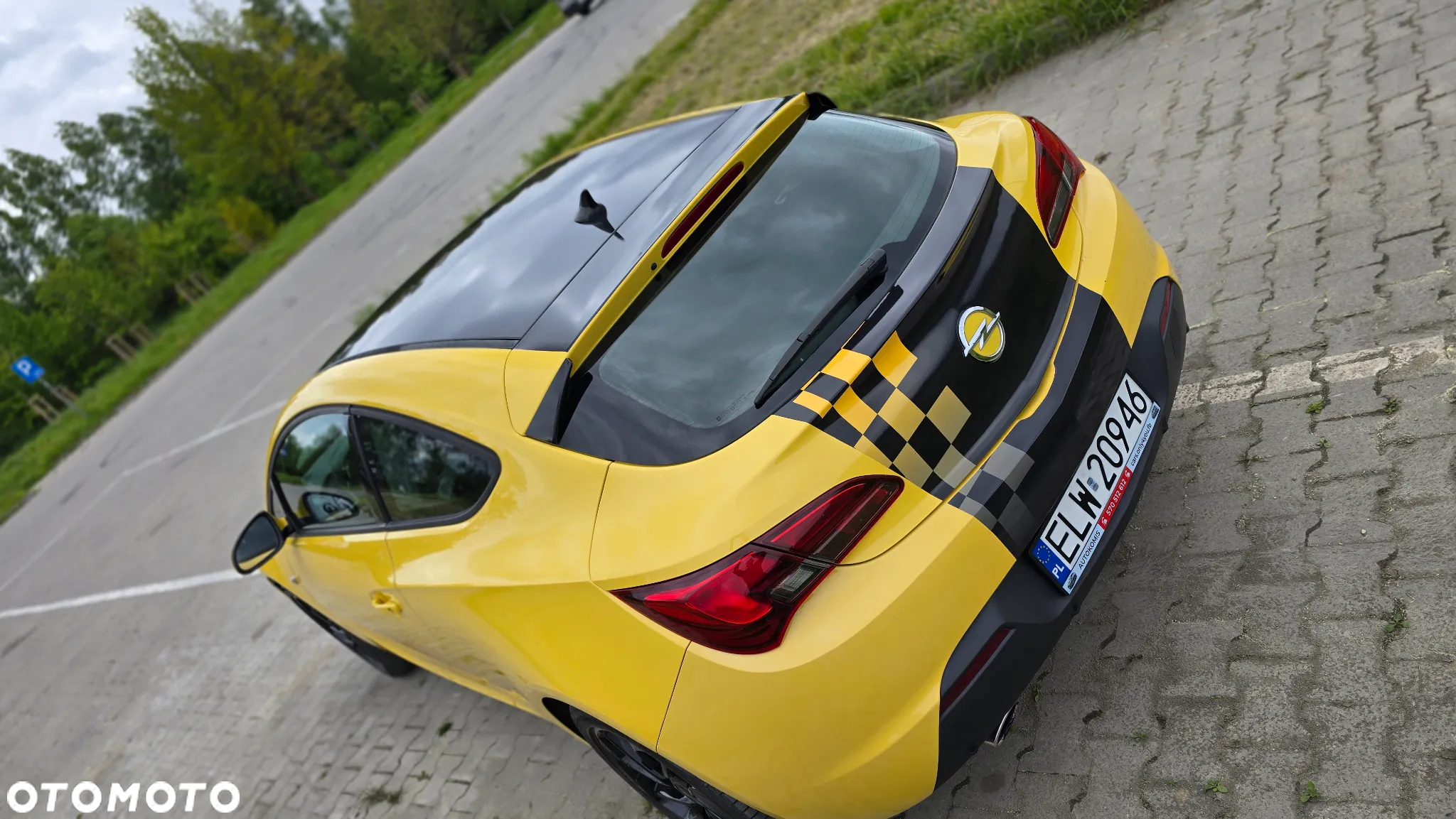 Opel Astra IV GTC 1.6 T Sport - 36