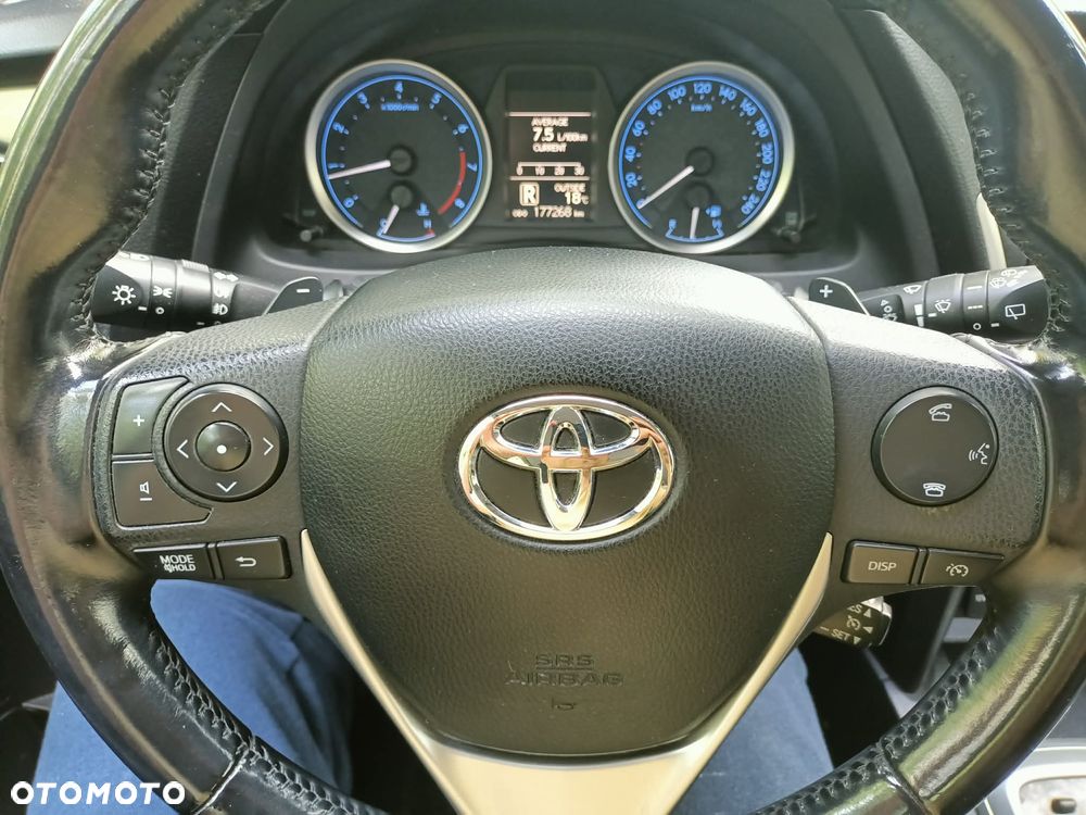 Toyota Auris 1.6 Prestige MS - 8