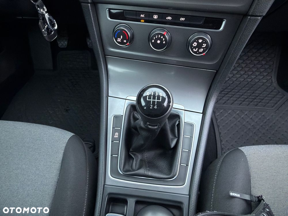 Volkswagen Golf 1.2 TSI BMT Trendline EU6 - 15