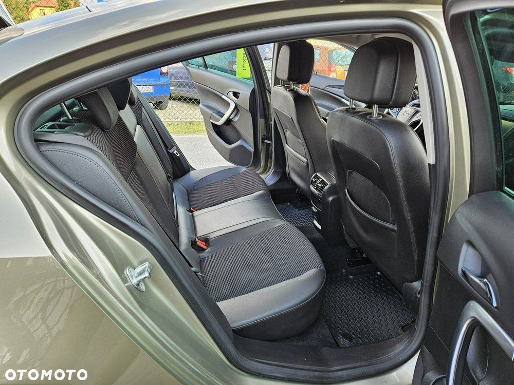 Opel Insignia - 11