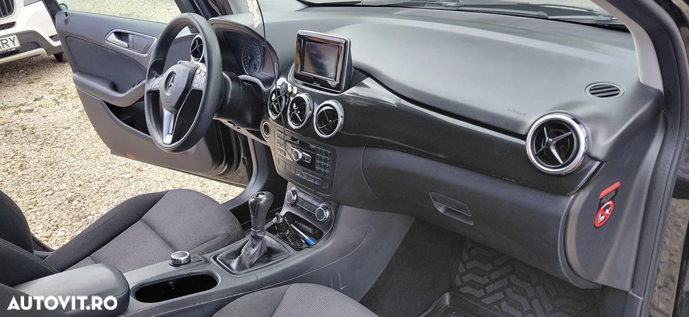 Mercedes-Benz B 180 - 8