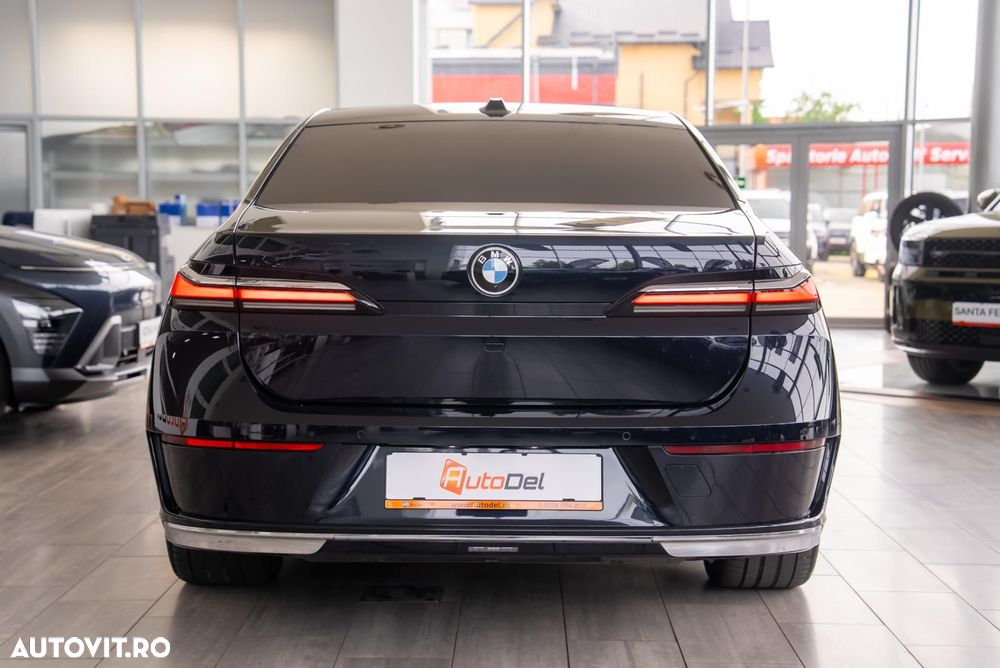 BMW Seria 7 740d xDrive MHEV - 12
