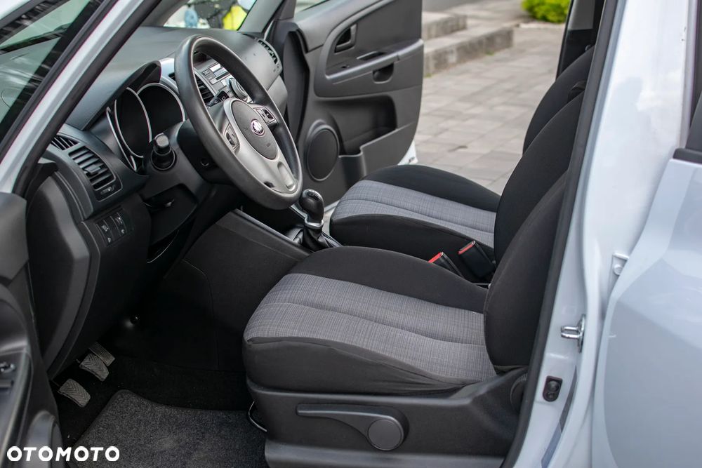 Kia Venga - 4