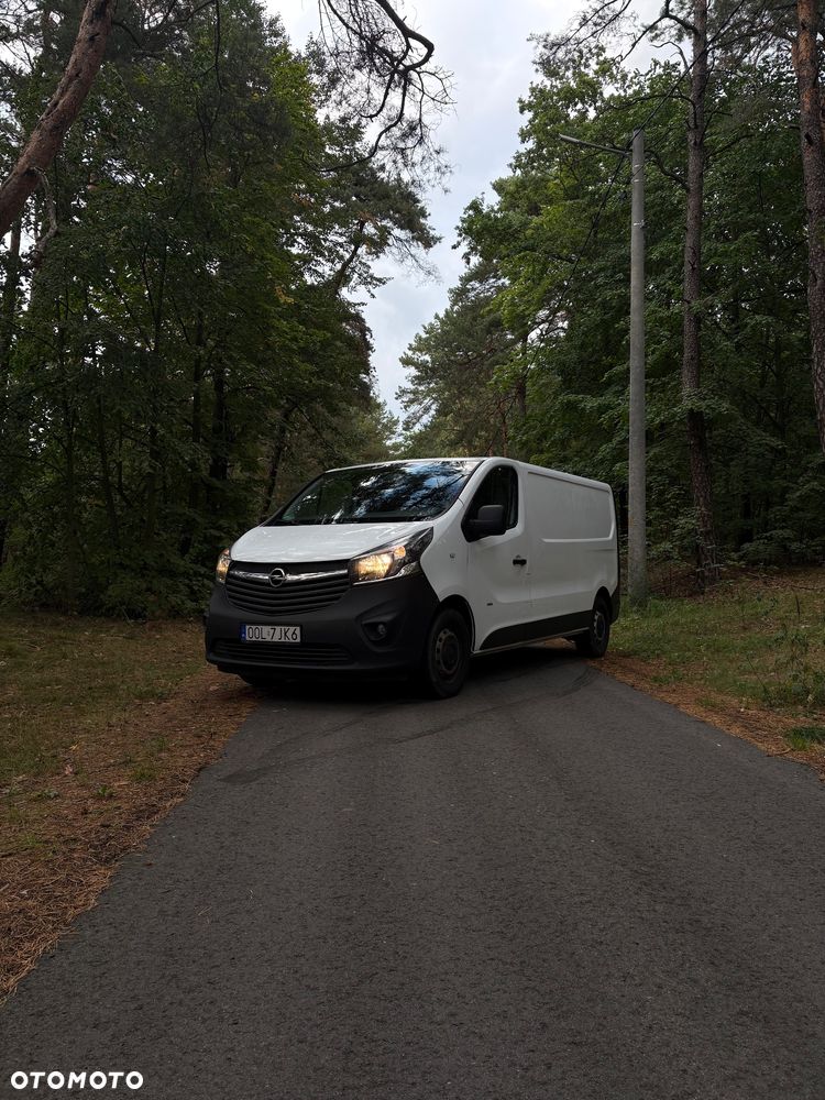 Opel Vivaro - 1