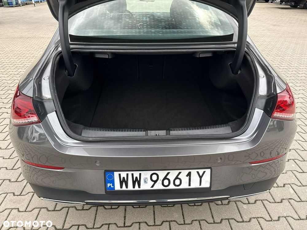 Mercedes-Benz CLA 180 7G-DCT Entry - 16