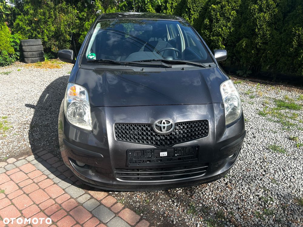 Toyota Yaris 1.3 VVT-i Executive - 4