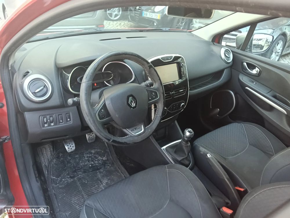 Renault Clio Sport Tourer 1.5 dCi GT Line - 19