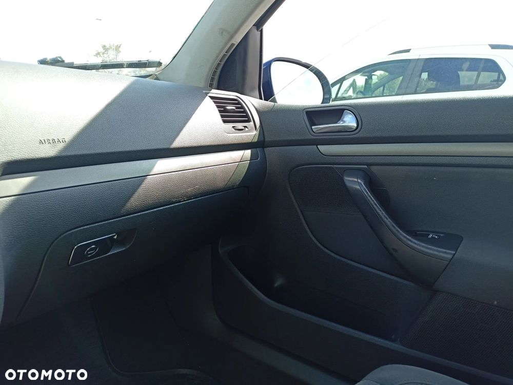 Volkswagen Golf - 12
