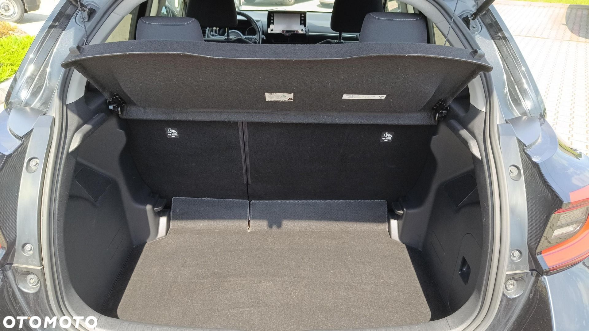 Toyota Yaris - 12