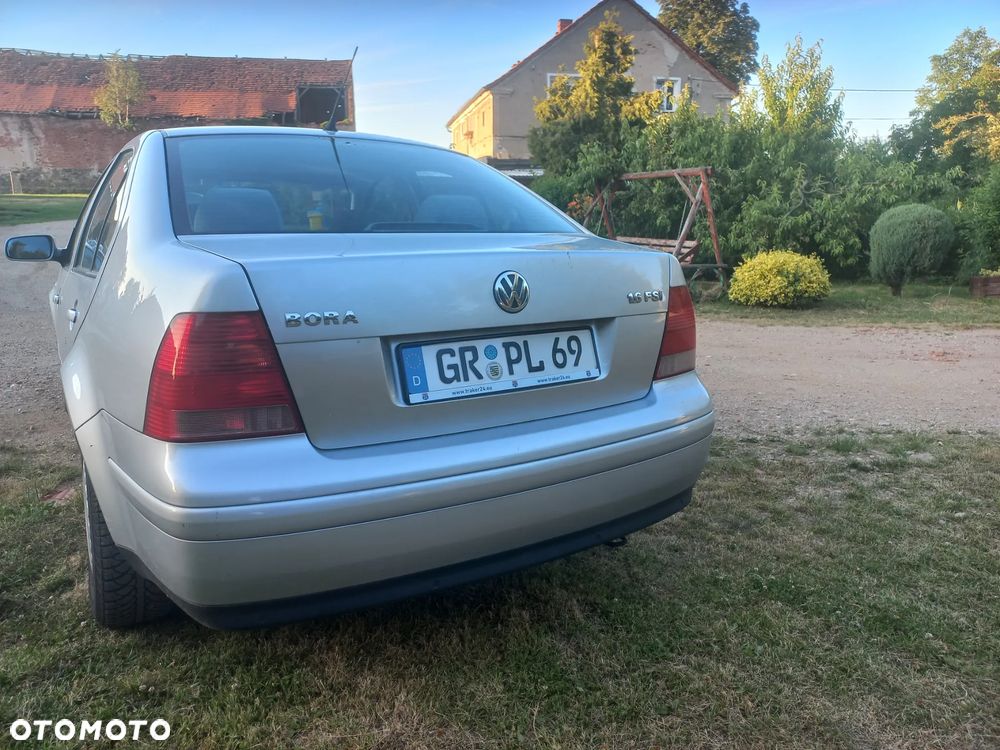 Volkswagen Bora 1.6 FSI - 3