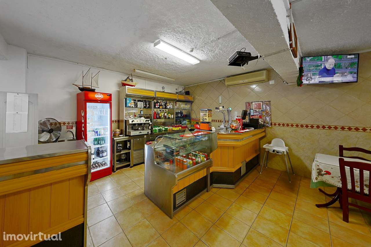 Espaço Comercial  com Restaurante em Funcionamento nos Três Bicos - Po - Grande imagem: 3/31