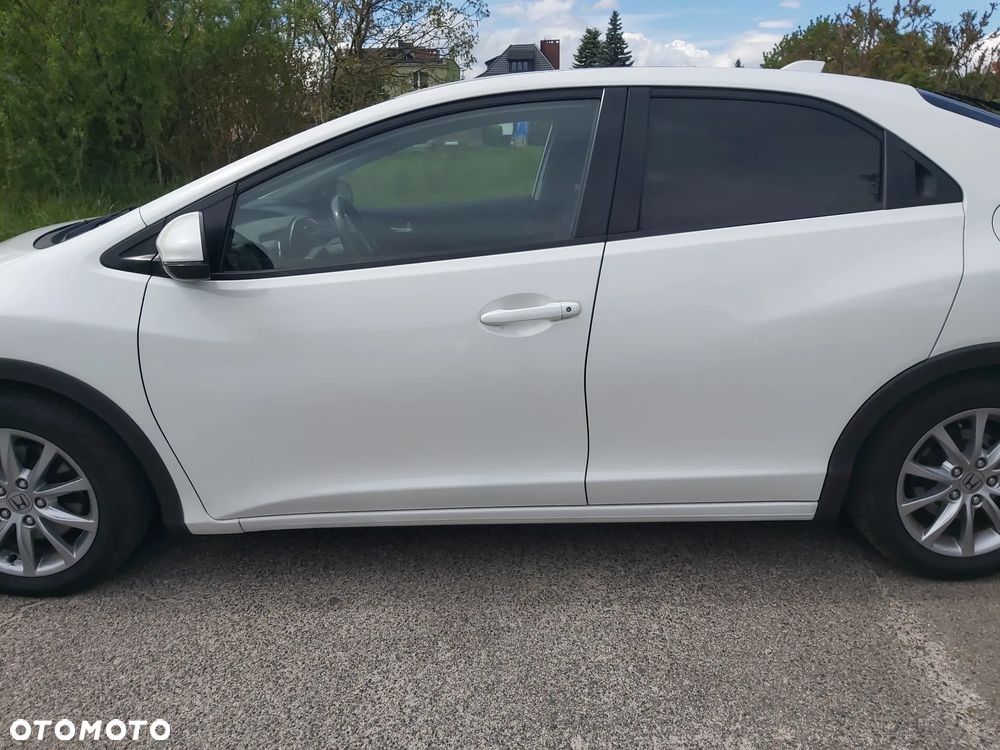 Honda Civic 1.8 i-VTEC Comfort Black Edition - 8