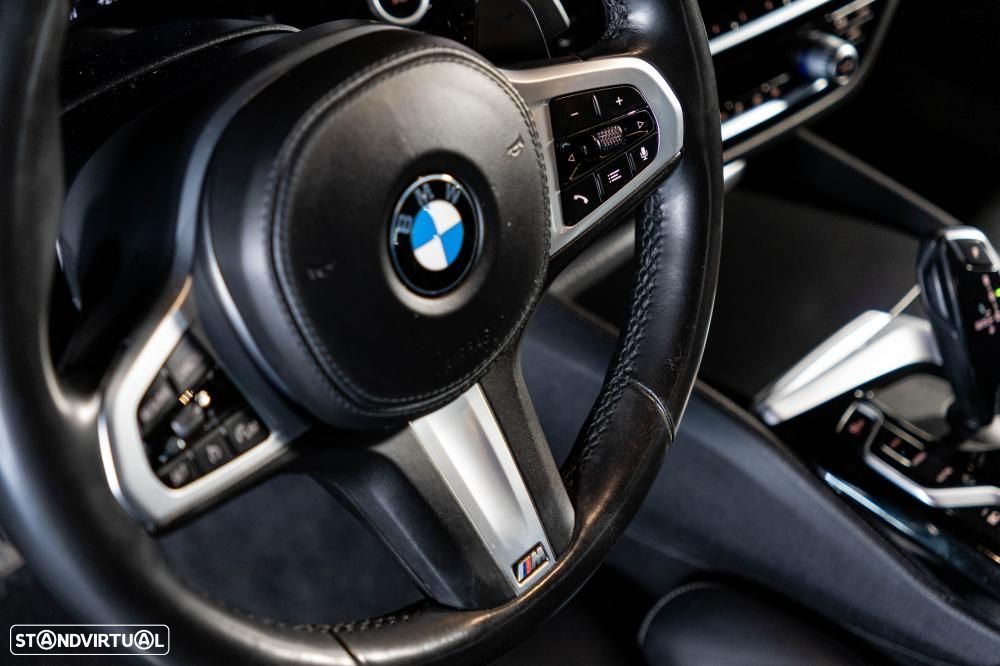BMW 530 e Pack Desportivo M - 18