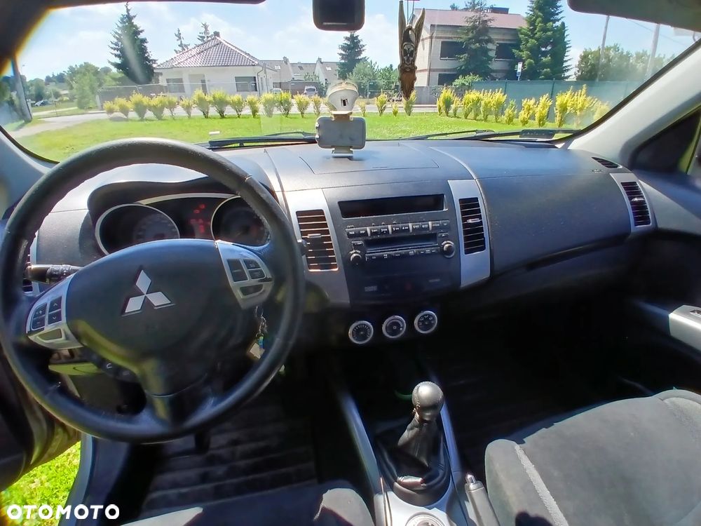 Mitsubishi Outlander 2.0 DI-D 4WD Instyle - 8