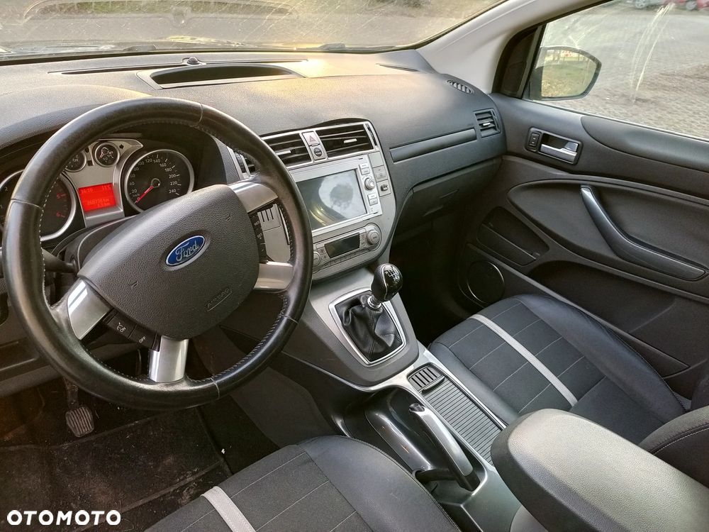 Ford Kuga 2.0 TDCi 2x4 Titanium - 26