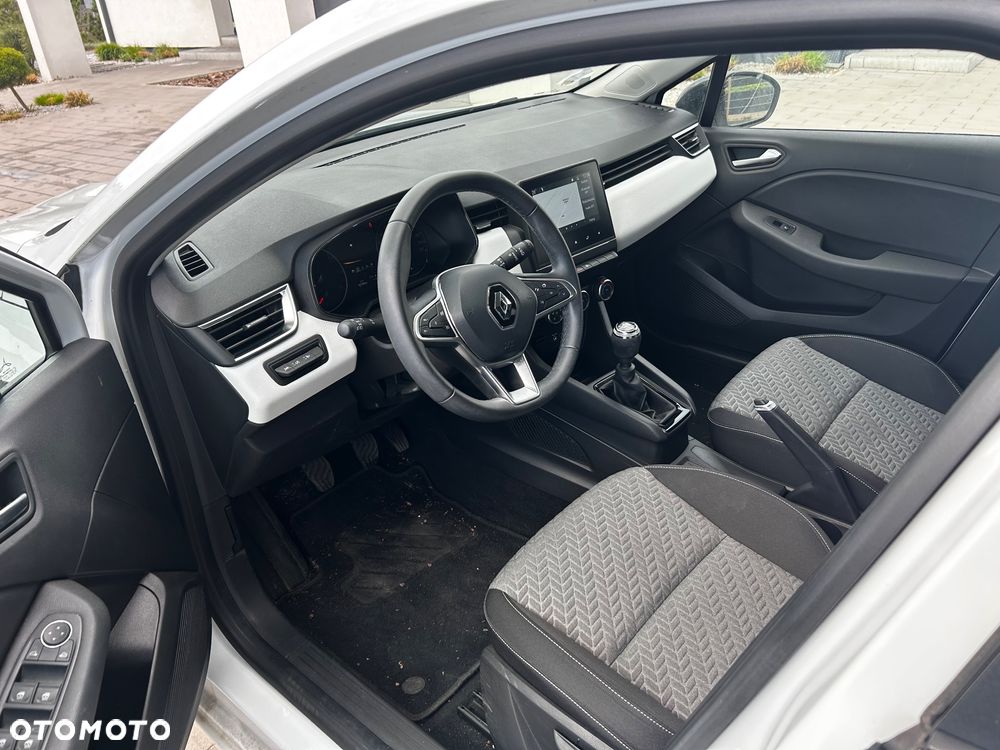 Renault Clio - 10