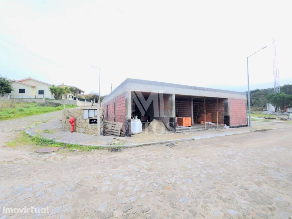 Moradia T3 Térrea com piscina, situada em Vilar de Mouros - Caminha - Grande imagem: 3/25