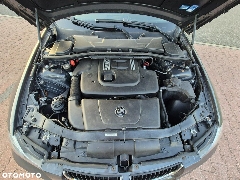 BMW Seria 3 320d - 41