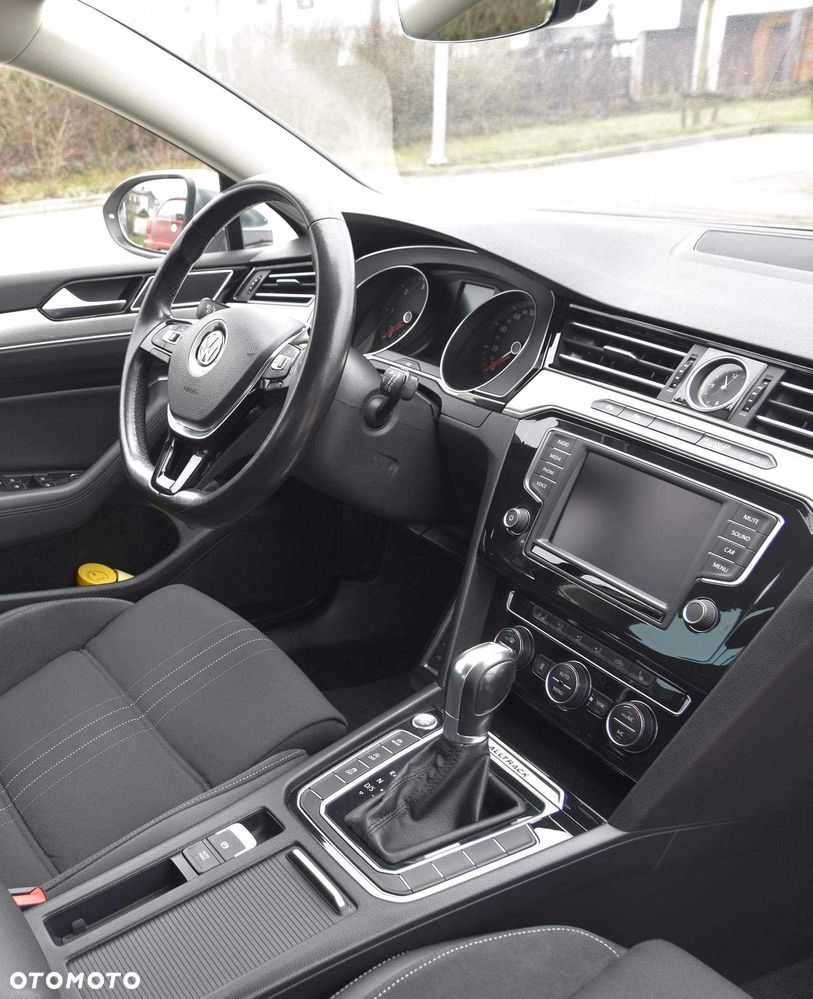 Volkswagen Passat 2.0 TDI BMT 4Mot Highline DSG - 10