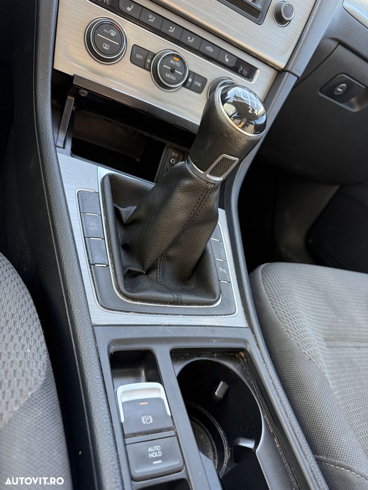 Volkswagen Golf - 16