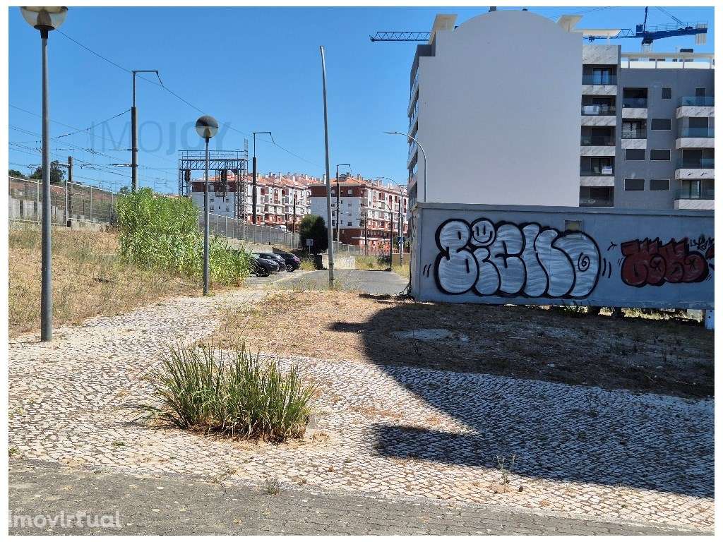 Terreno com Projeto Aprovado na Amadora - Grande imagem: 4/12