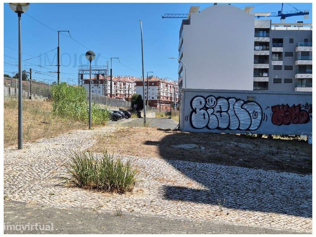 Terreno com Projeto Aprovado na Amadora - Grande imagem: 4/12