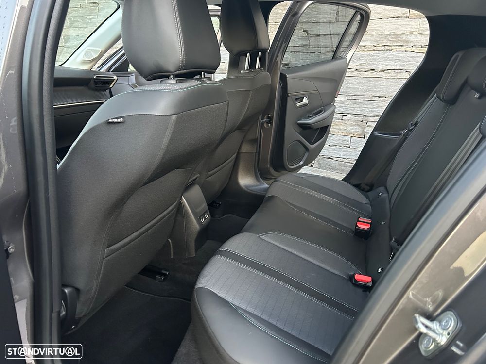 Peugeot 208 PureTech 100 EAT8 Allure Pack - 14