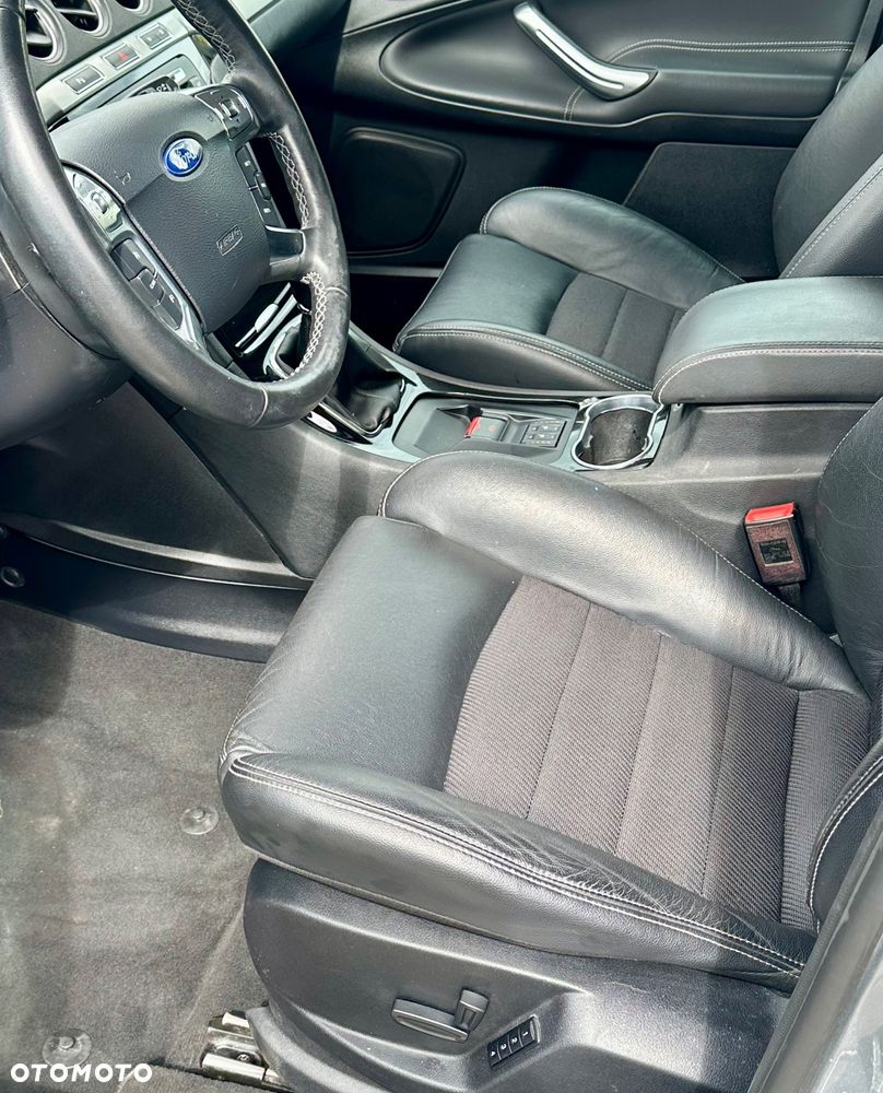 Ford S-Max 2.0 TDCi DPF Titanium X - 16