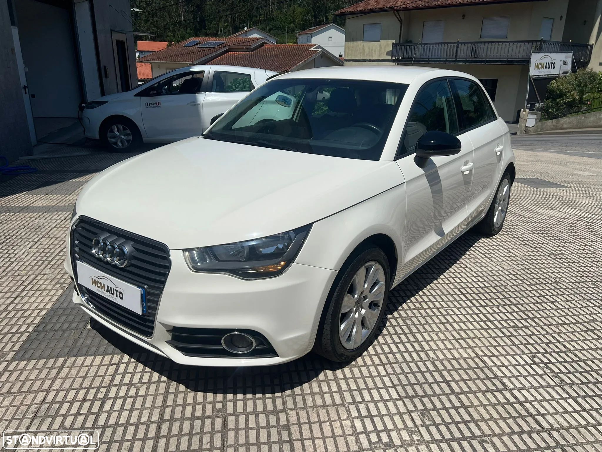 Audi A1 Sportback 1.6 TDI Business Line - 1