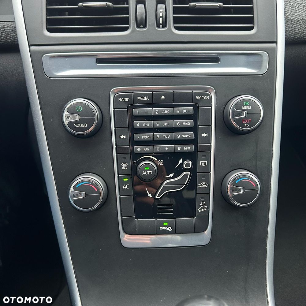 Volvo XC 60 D3 AWD Kinetic - 14