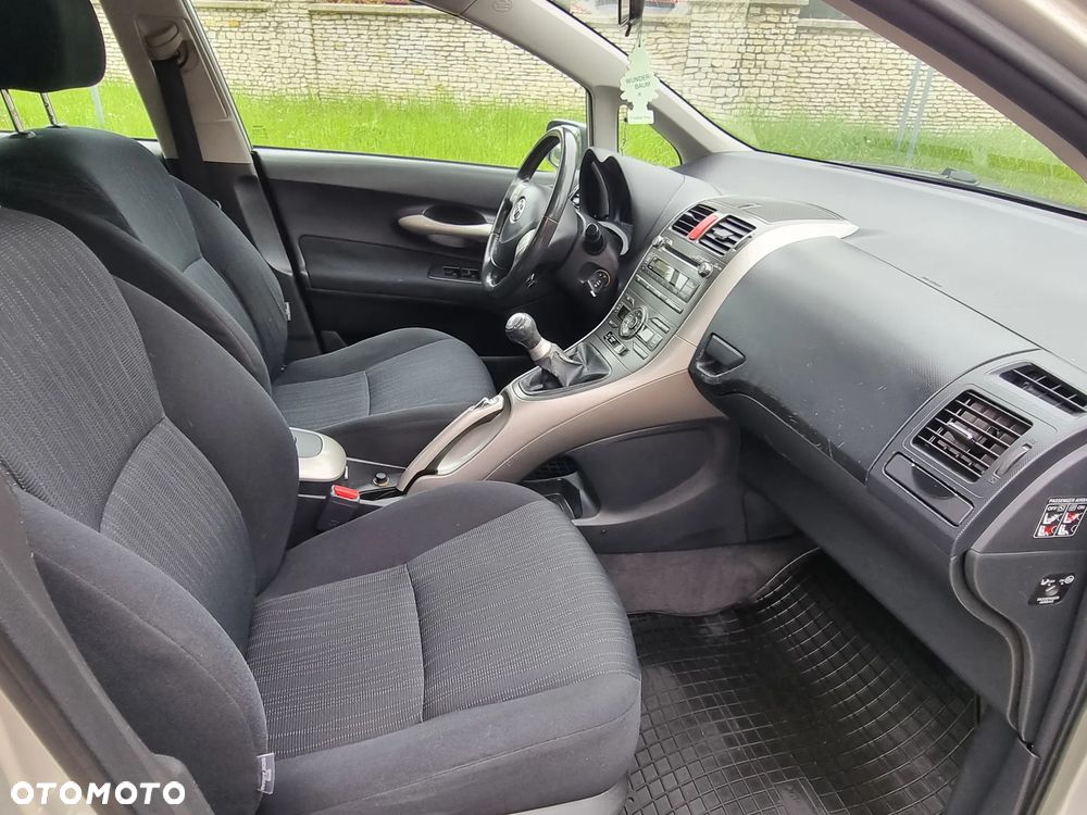 Toyota Auris - 18