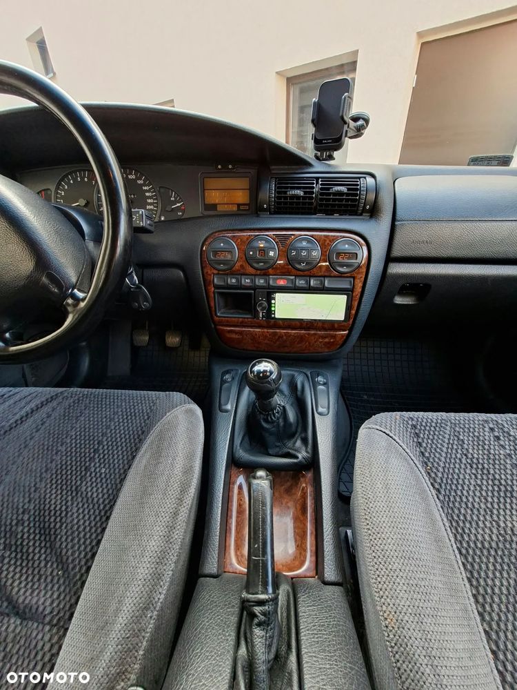 Opel Omega 2.0 CD - 13