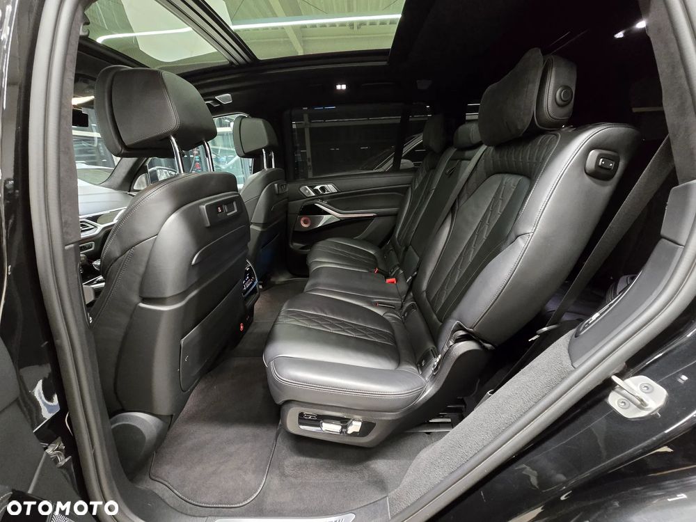 BMW X7 M50d sport - 11