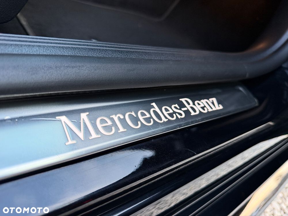 Mercedes-Benz Klasa C 180 9G-TRONIC AMG Line - 18