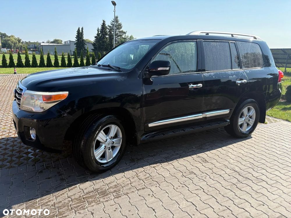 Toyota Land Cruiser - 1