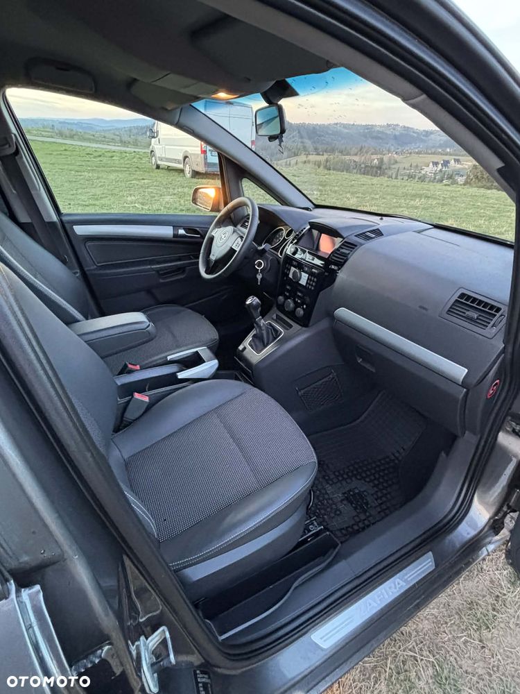 Opel Zafira - 17