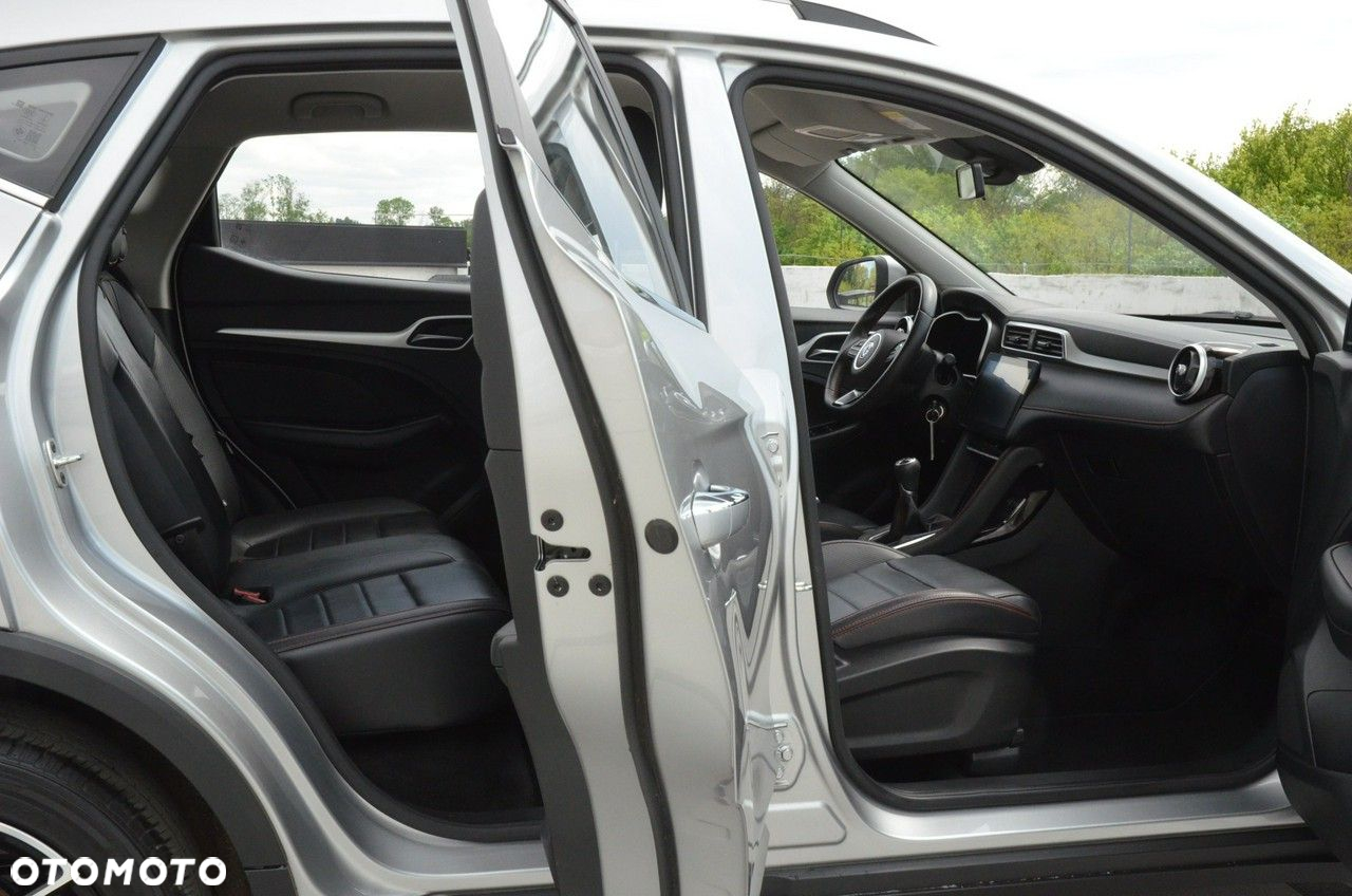 MG ZS - 38