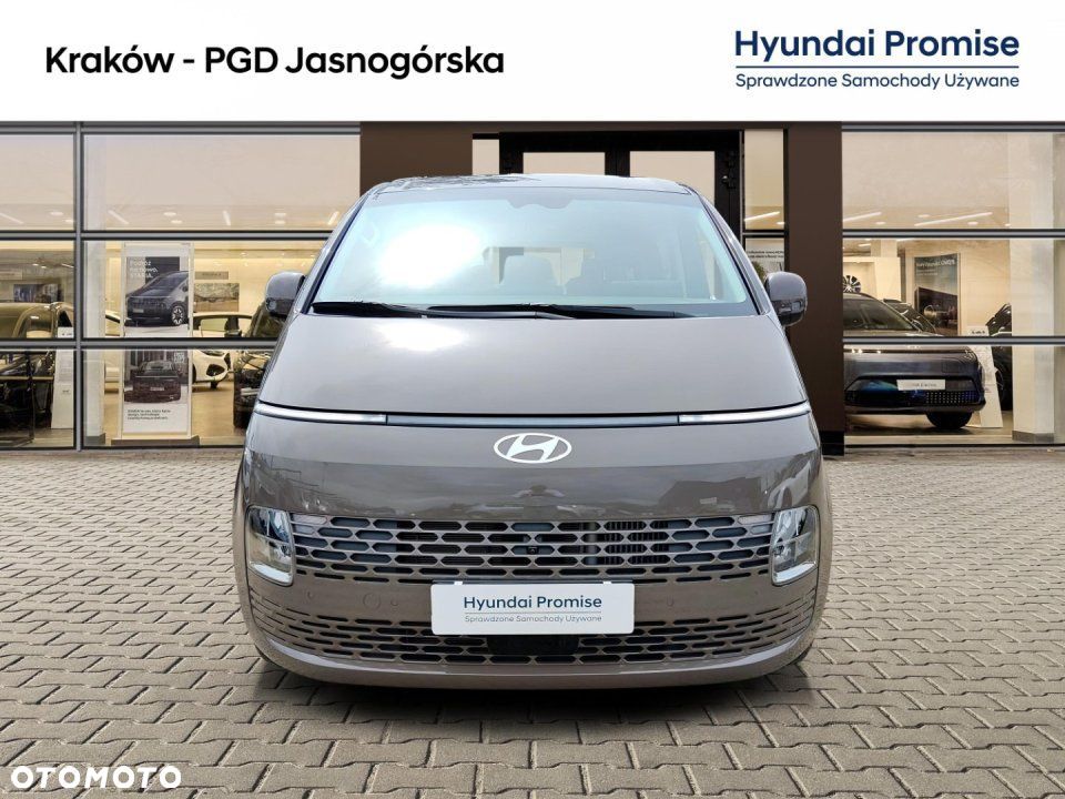 Hyundai Staria - 10