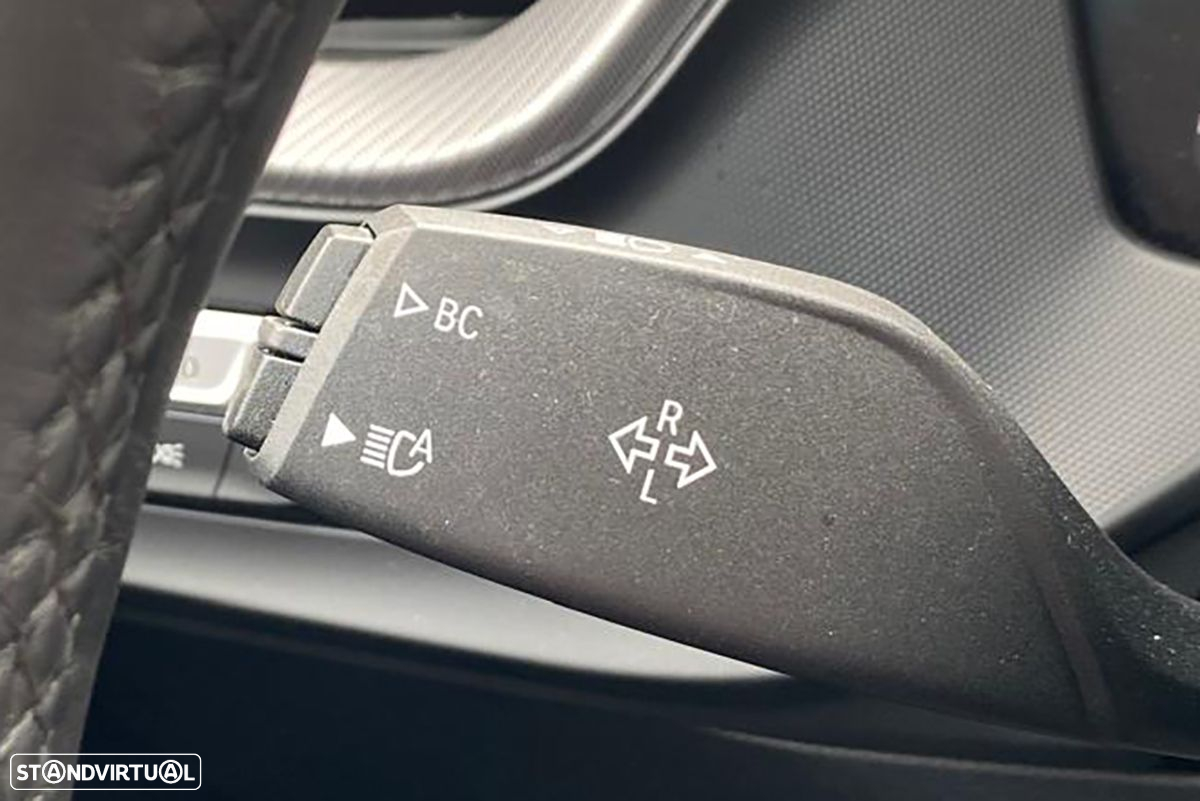 BMW 116 d Pack Desportivo M Auto - 13