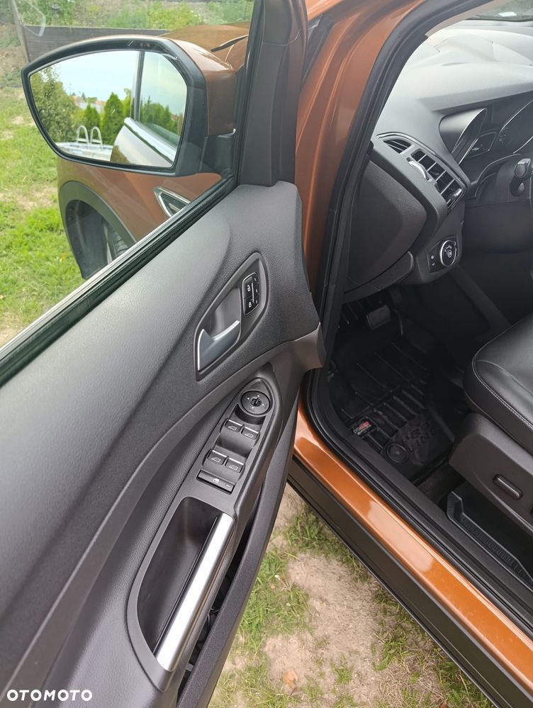 Ford Escape 2.0 EcoBoost AWD Titanium - 16