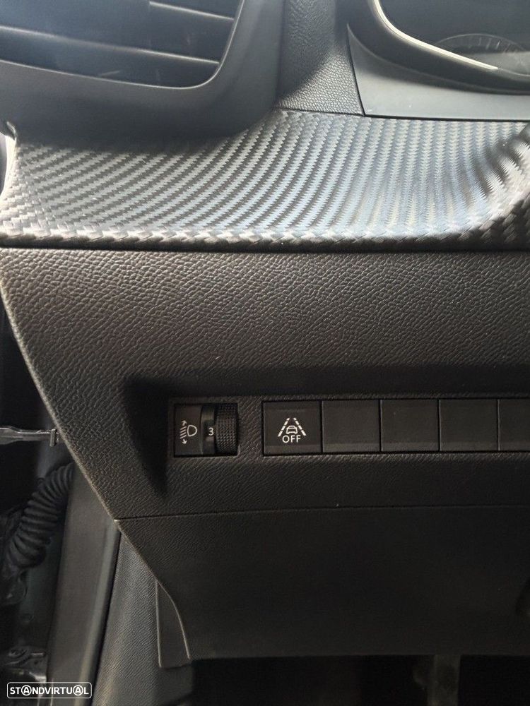 Peugeot 208 1.2 PureTech Active - 21