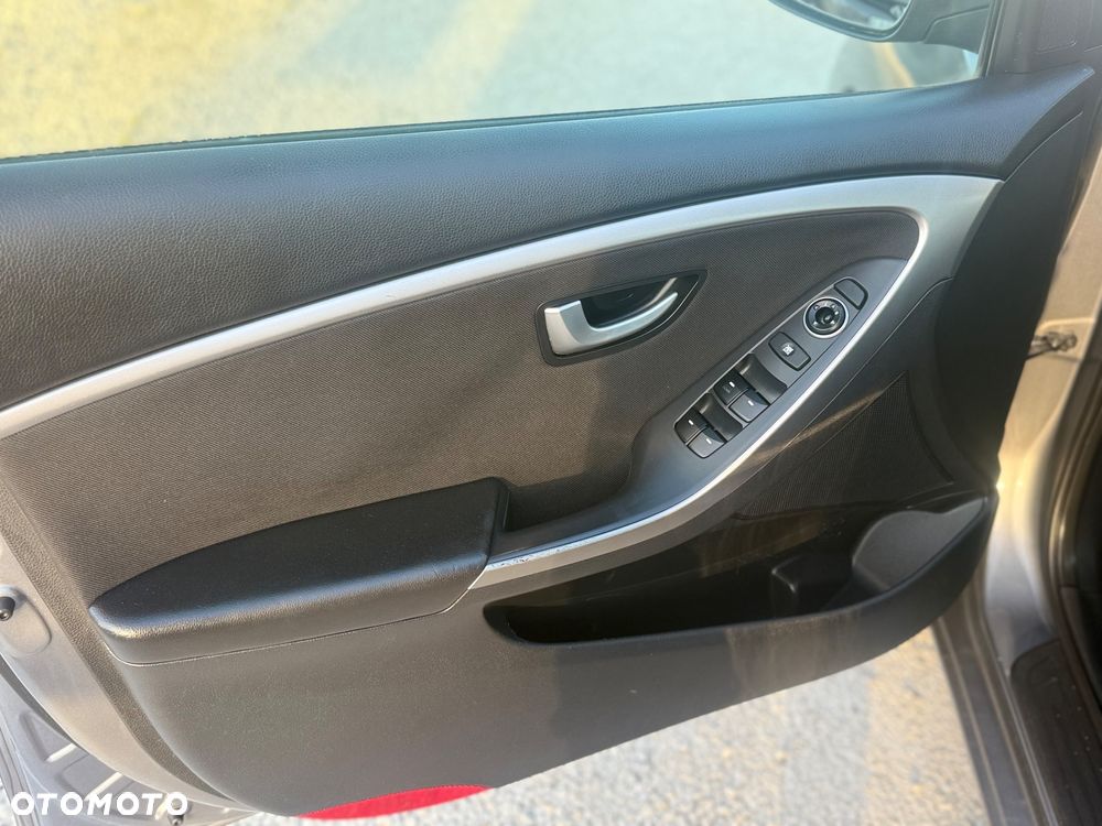 Hyundai i30 i30cw 1.4 CRDi Trend - 19
