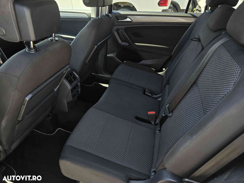 Volkswagen Tiguan - 10