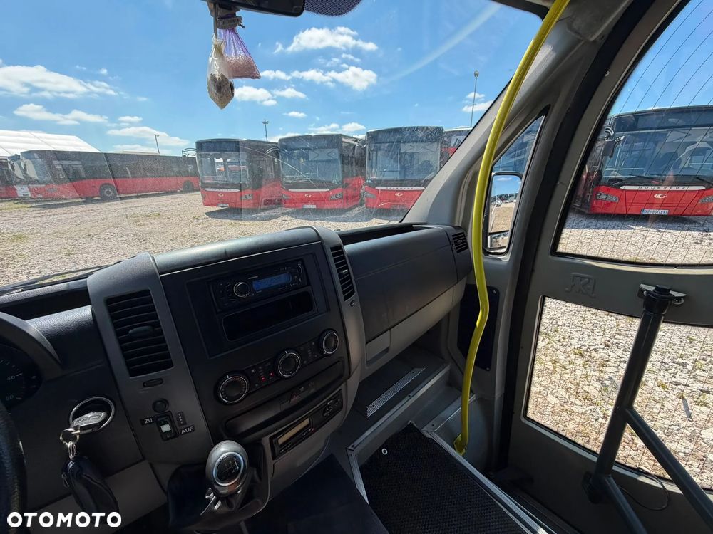 Mercedes-Benz Sprinter 516 - 21