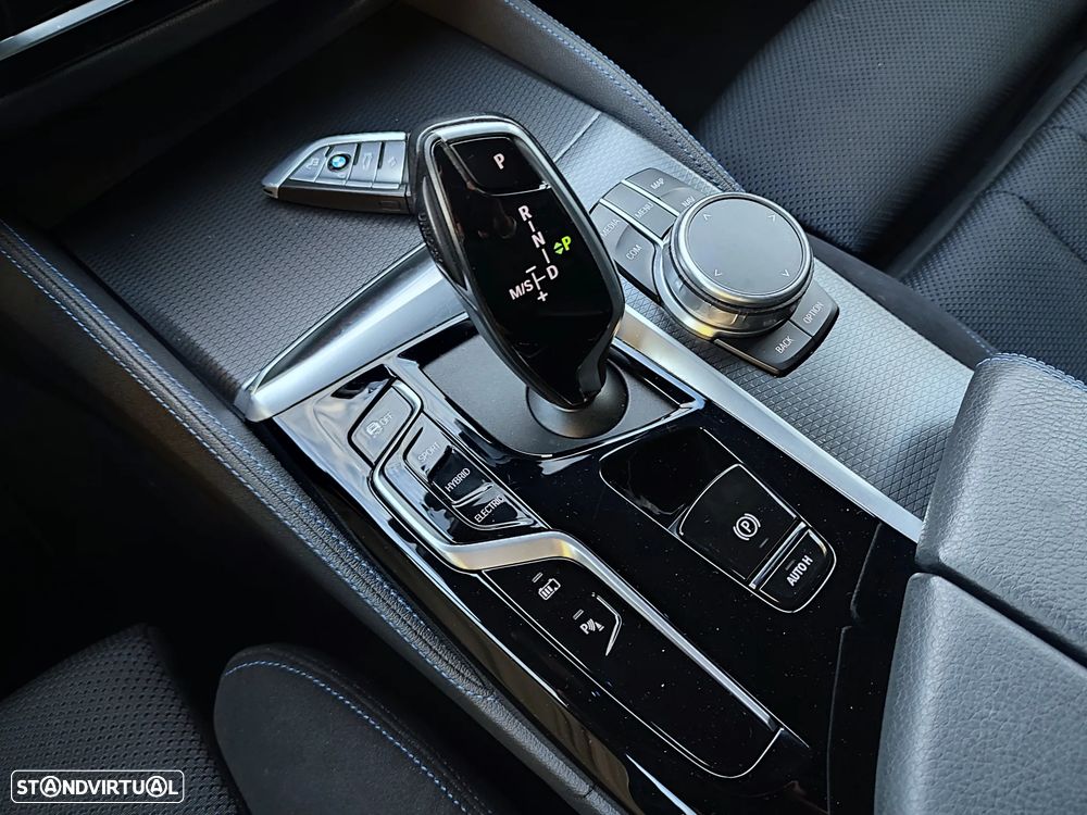 BMW 530 e Pack Desportivo M - 22