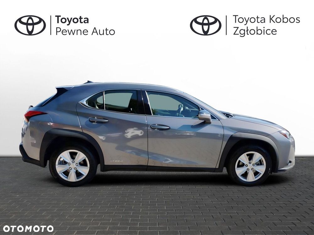 Lexus UX - 5
