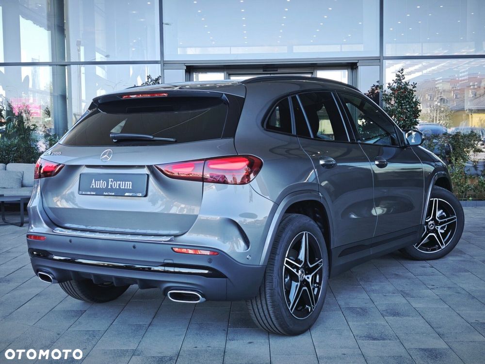 Mercedes-Benz GLA - 6