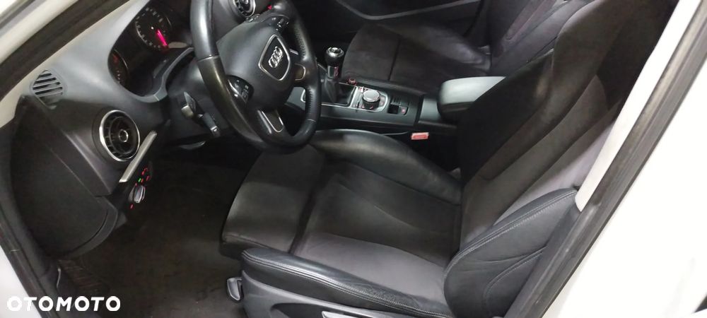 Audi A3 Sportback 1.6 TDI Ambiente - 12