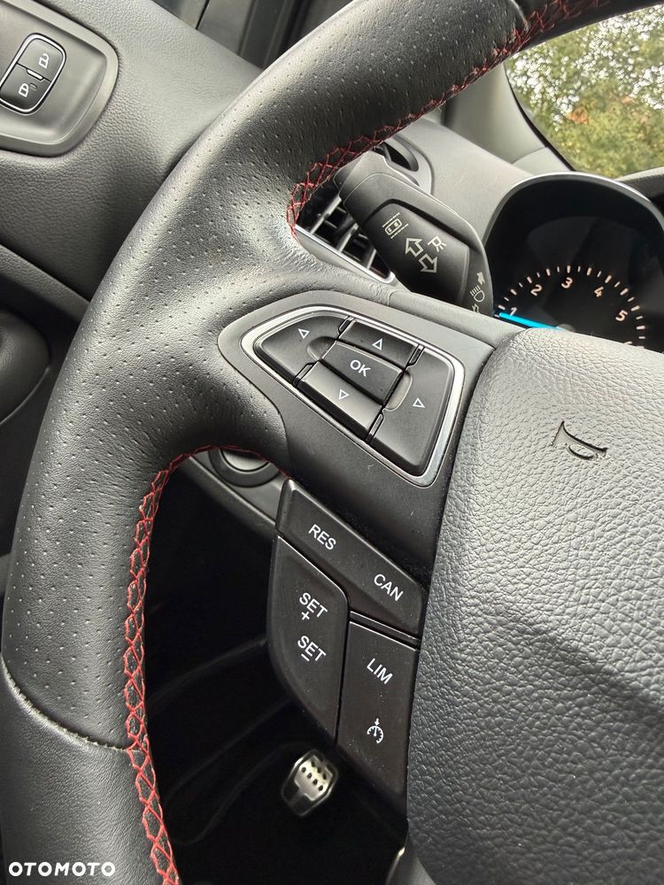 Ford Kuga 1.5 EcoBoost 2x4 ST-Line - 31
